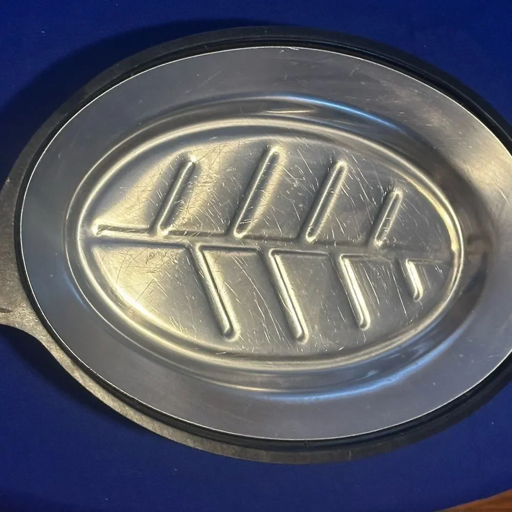 Nordic ware sizzling stainless steel plate for steaks or fajitas - Picture 3 of 7